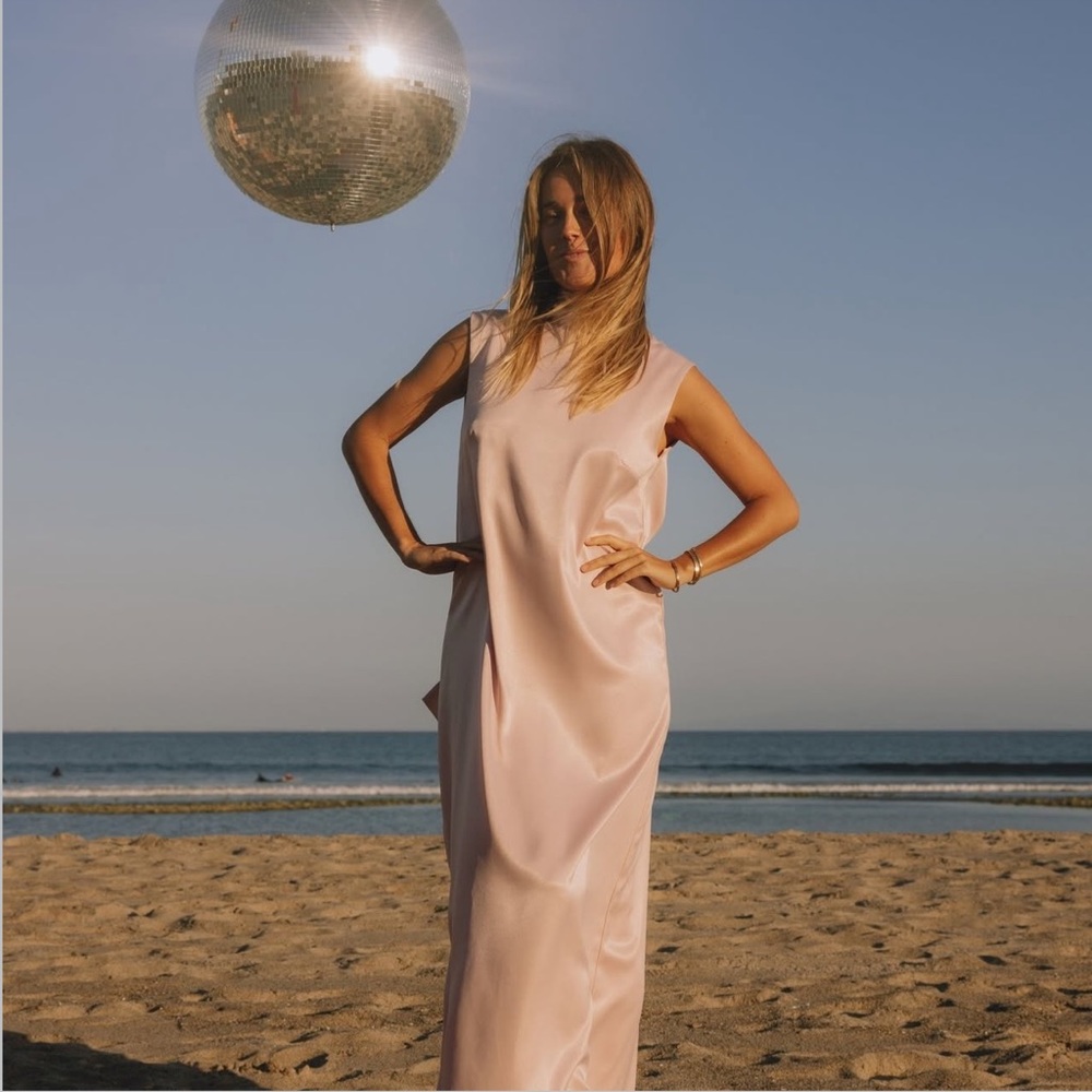 DAILY DRILLS NWT SILKY MAXI DRESS LIGHT PINK